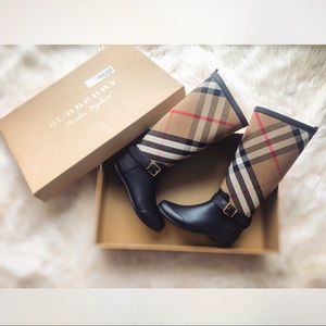Burberry
Simeon Knee-High Vintage Check Boots